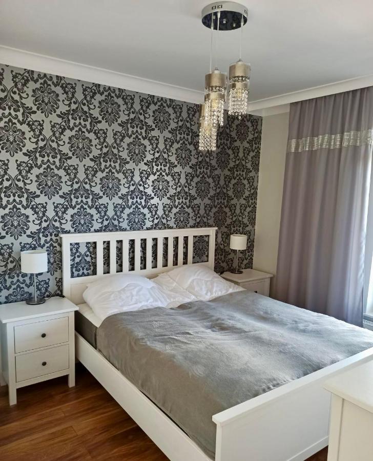 Celebryta - Apartament Apartment อุสตรอเนียมอร์สเกีย ภายนอก รูปภาพ