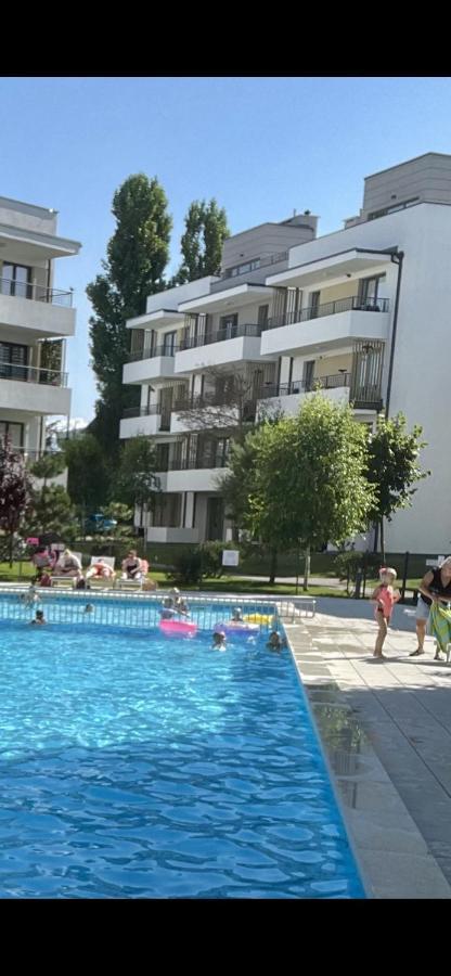 Celebryta - Apartament Apartment อุสตรอเนียมอร์สเกีย ภายนอก รูปภาพ