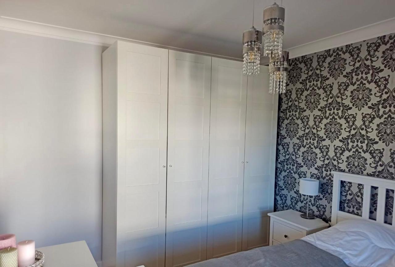 Celebryta - Apartament Apartment อุสตรอเนียมอร์สเกีย ภายนอก รูปภาพ