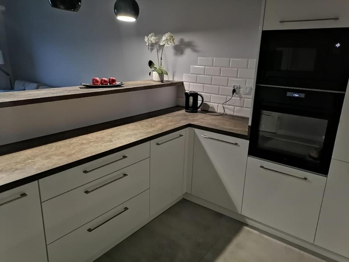 Celebryta - Apartament Apartment อุสตรอเนียมอร์สเกีย ภายนอก รูปภาพ