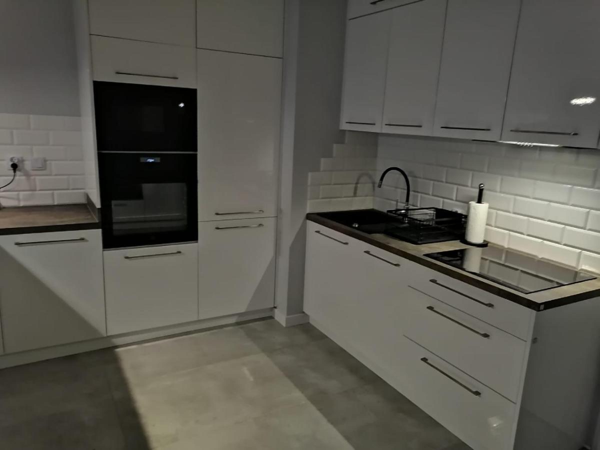 Celebryta - Apartament Apartment อุสตรอเนียมอร์สเกีย ภายนอก รูปภาพ