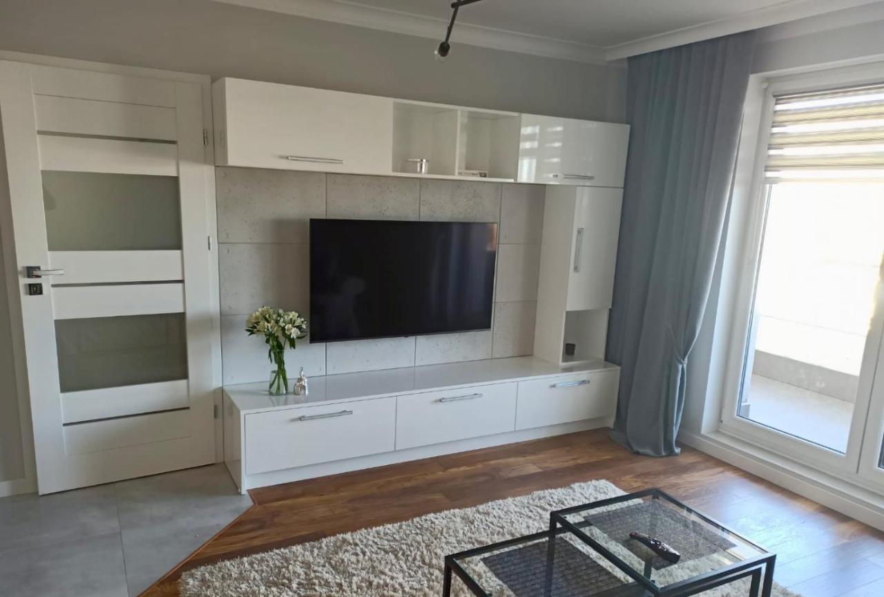 Celebryta - Apartament Apartment อุสตรอเนียมอร์สเกีย ภายนอก รูปภาพ